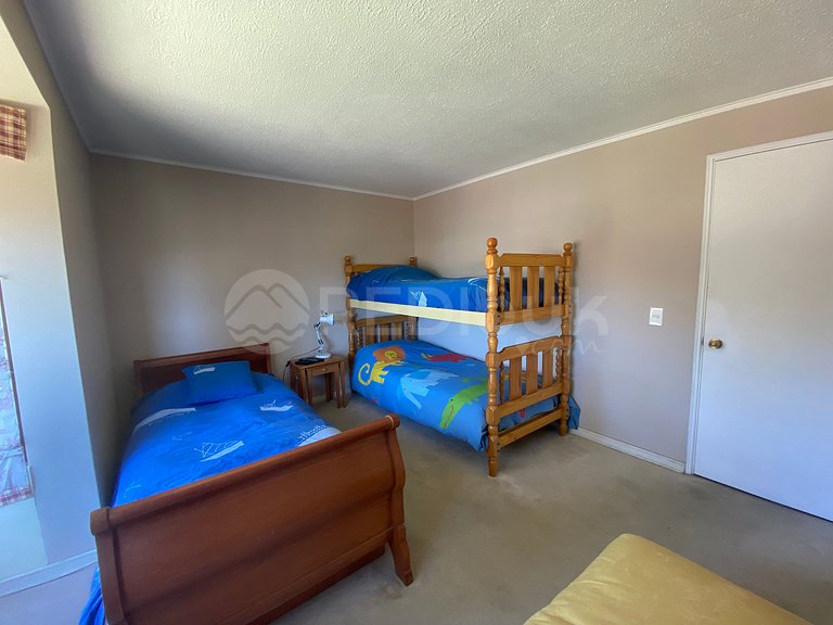 Spacious apartment with ocean views in Papudo.