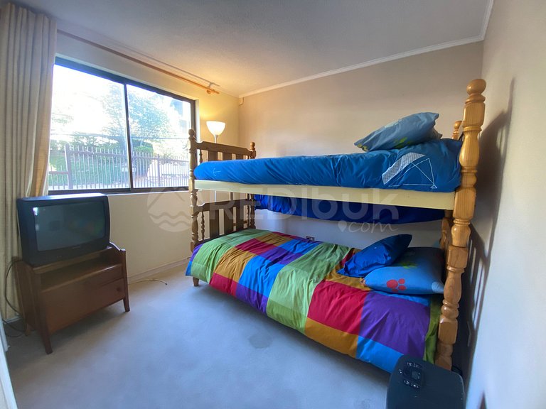 Spacious apartment with ocean views in Papudo.