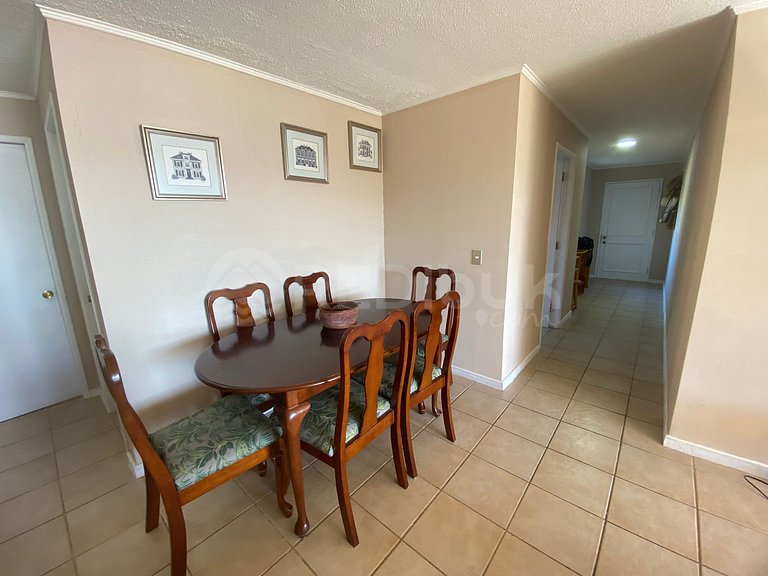 Spacious apartment with ocean views in Papudo.