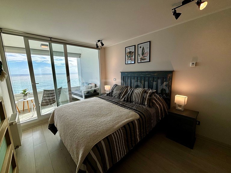 Moderno Departamento con Vista Despejada al Mar