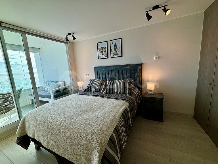 Modern Apartment with Open Ocean View