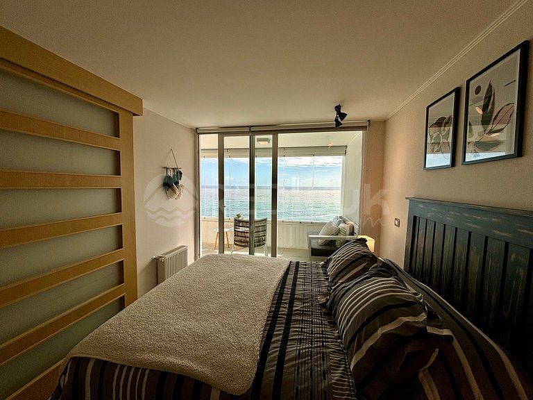 Modern Apartment with Open Ocean View