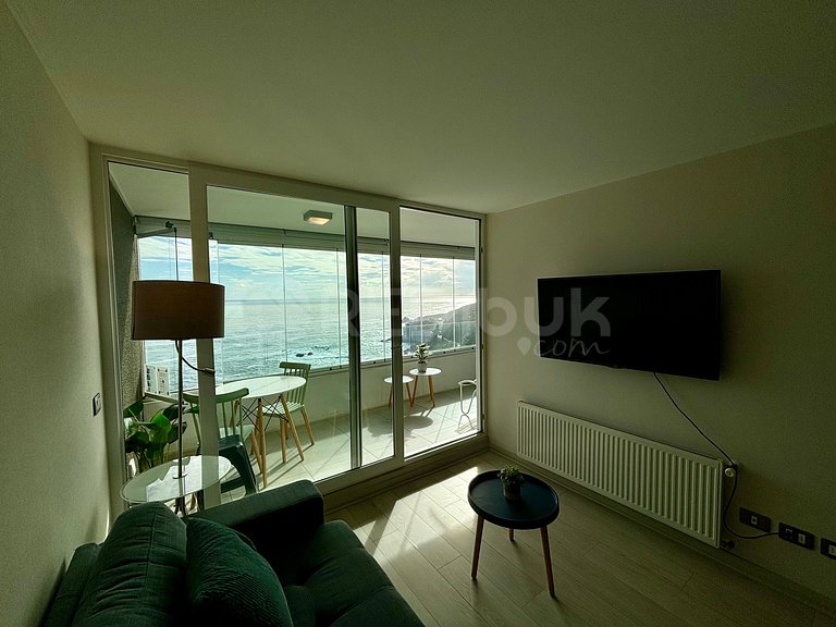 Moderno Departamento con Vista Despejada al Mar