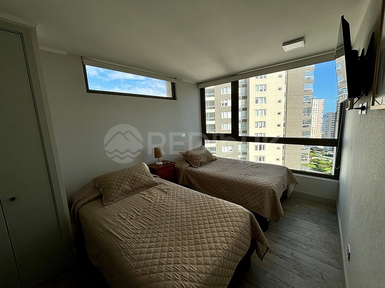 Spacious apartment in Costa de Montemar.