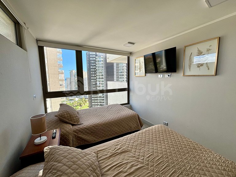 Spacious apartment in Costa de Montemar.