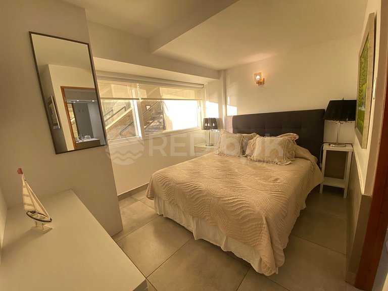 Modern and Beautiful Apartment on the Front Line.
