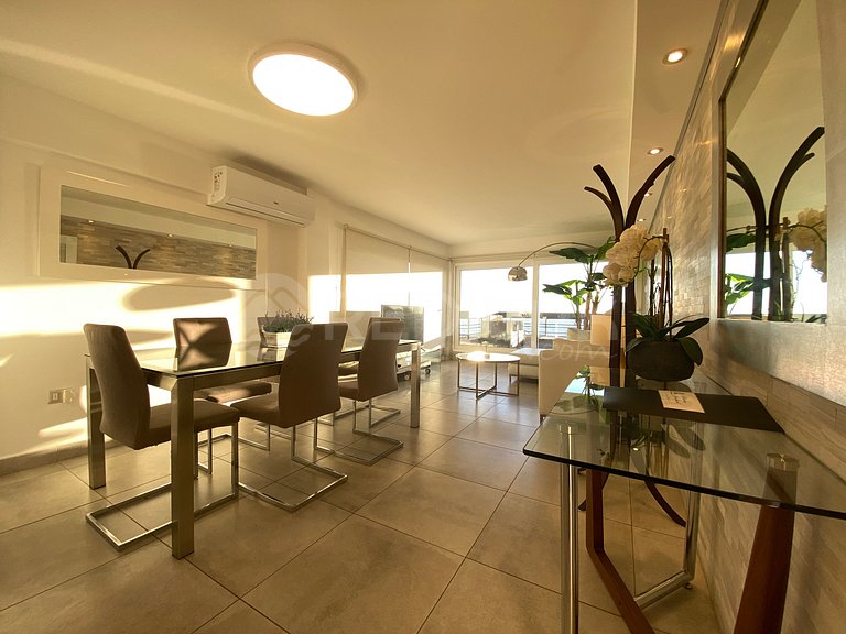 Modern and Beautiful Apartment on the Front Line.
