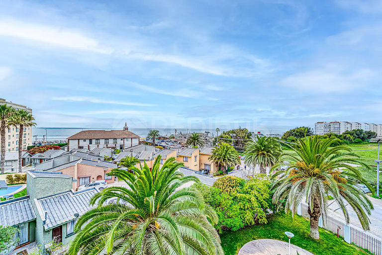Incredible apartment steps from Av. del Mar