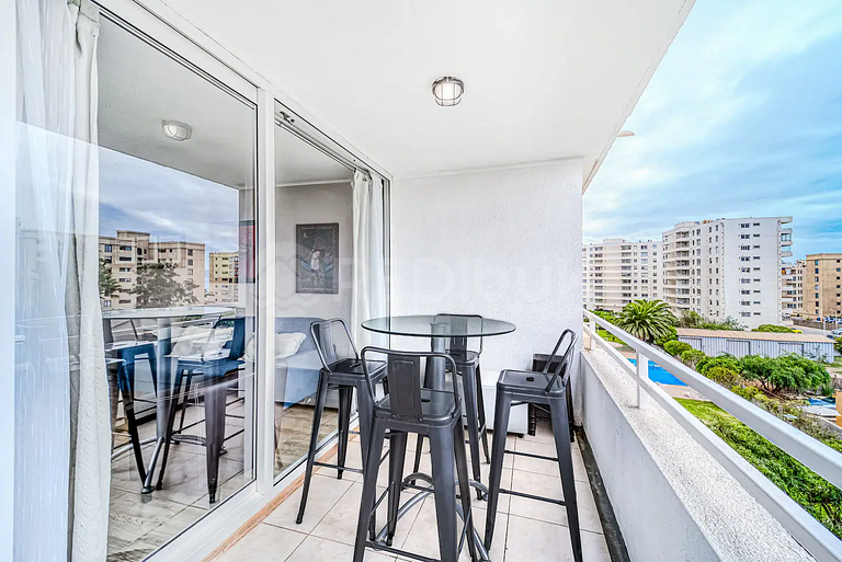 Incredible apartment steps from Av. del Mar