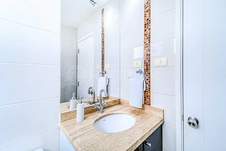 Incredible apartment steps from Av. del Mar