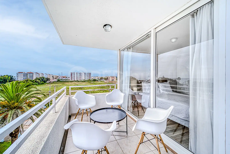 Incredible apartment steps from Av. del Mar