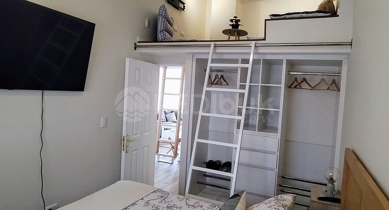 Modern, illuminated and centrally located, Valparaiso