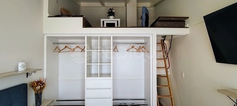 Modern, illuminated and centrally located, Valparaiso