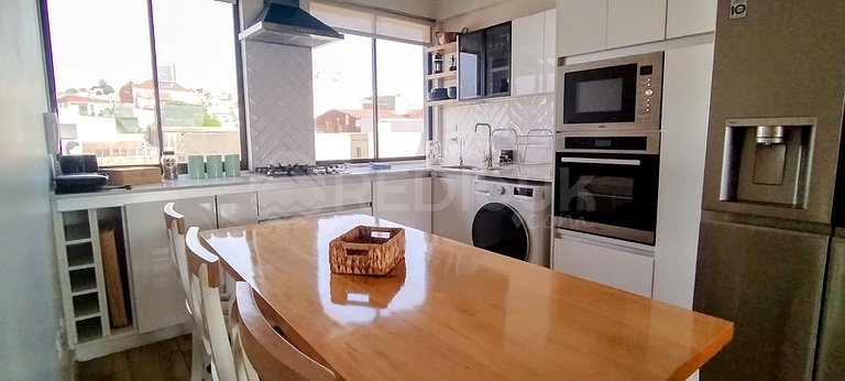 Modern, illuminated and centrally located, Valparaiso