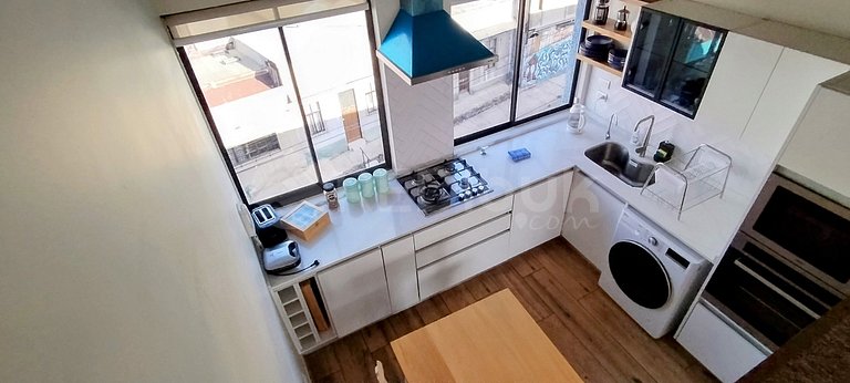 Modern, illuminated and centrally located, Valparaiso
