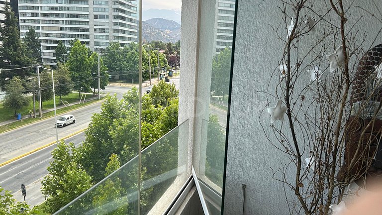 Rbk° Depto nuevo en sector alto de Las Condes