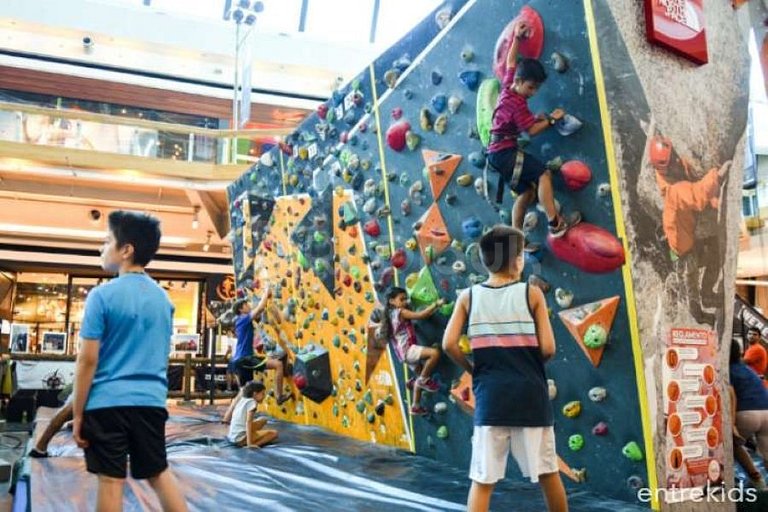 Rbk° Depto 1D/1B en sector al lado de Mall Sport