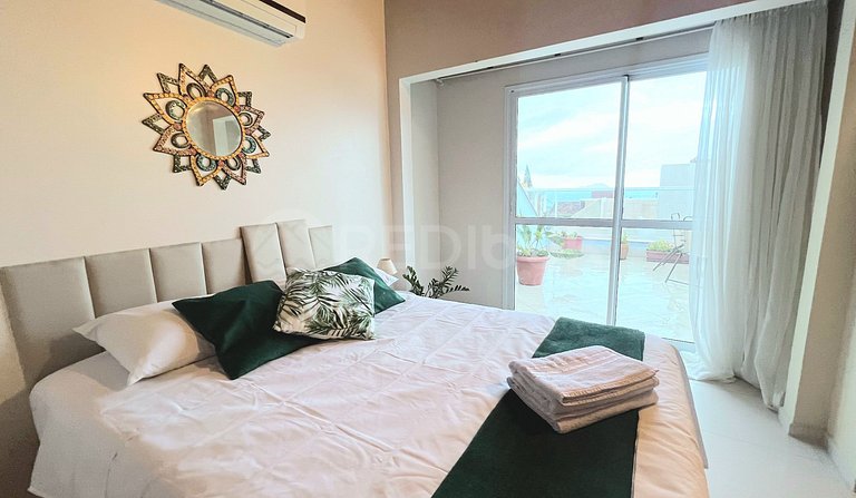 Apartment 2 blocks from the sea
