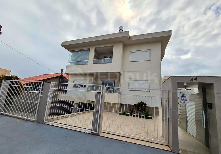 Apartment 2 blocks from the sea