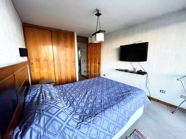 Spacious apartment with sea views and casino