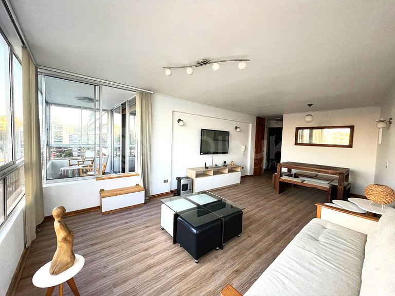 Spacious apartment with sea views and casino
