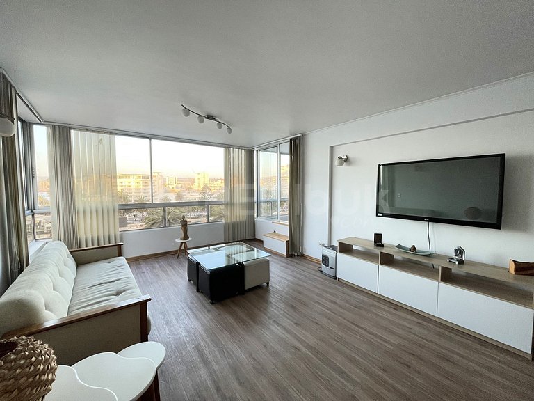 Spacious apartment with sea views and casino