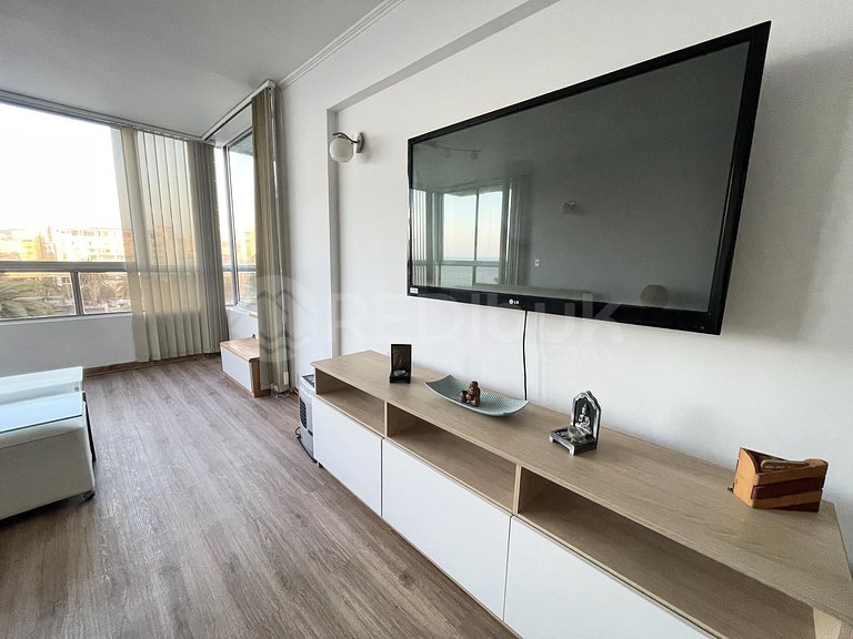 Spacious apartment with sea views and casino
