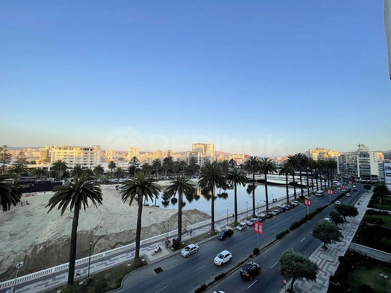 Spacious apartment with sea views and casino
