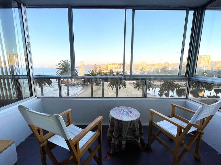 Amplio depto. con vista al mar y casino