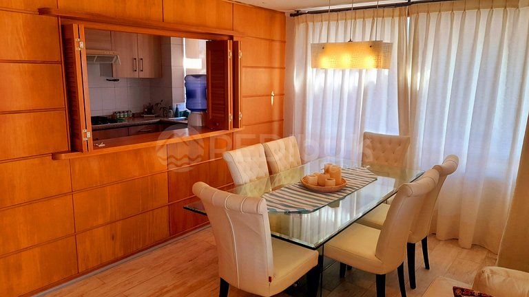 Warm and bright apartment with sea view
