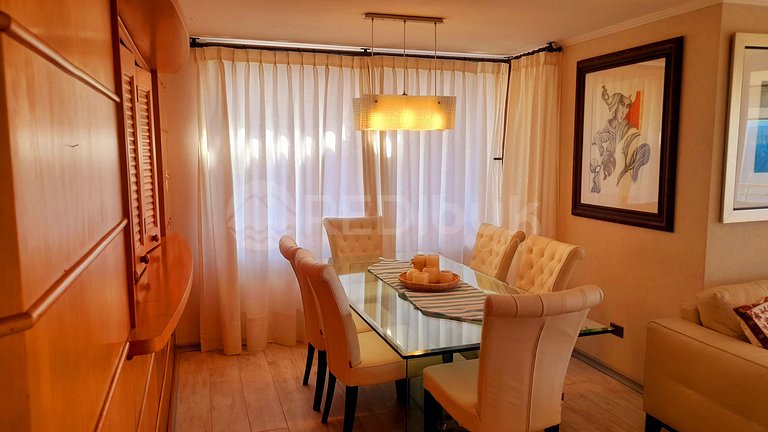 Warm and bright apartment with sea view