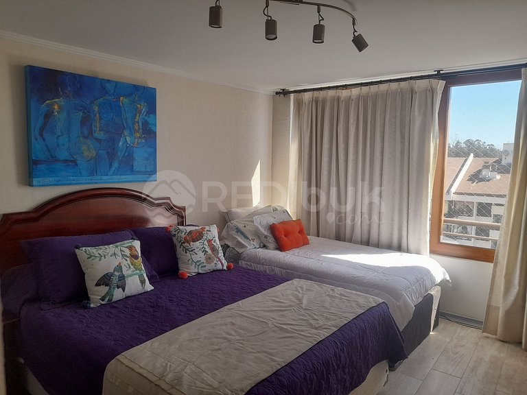 Warm and bright apartment with sea view