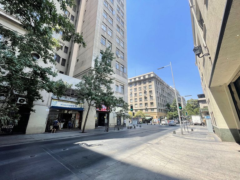 Rbk° Depto remodelado a pasos del metro moneda