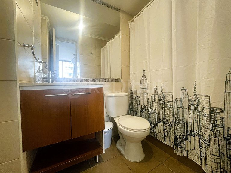 Apartment w/ great location just steps from metro