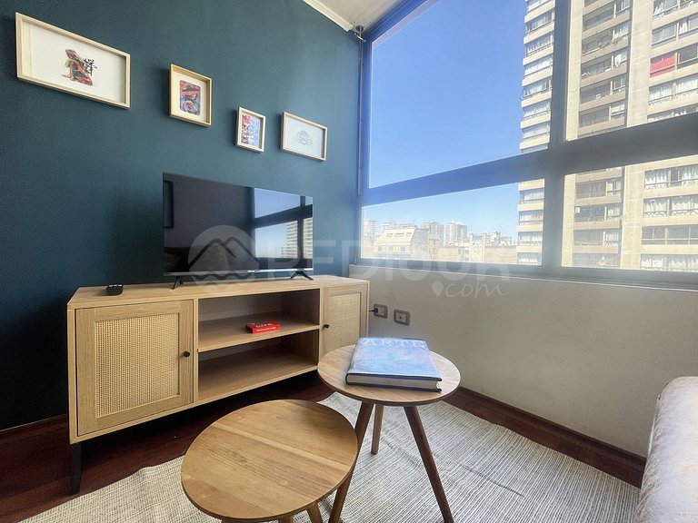 Apartment w/ great location just steps from metro