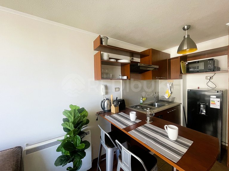 Apartment w/ great location just steps from metro