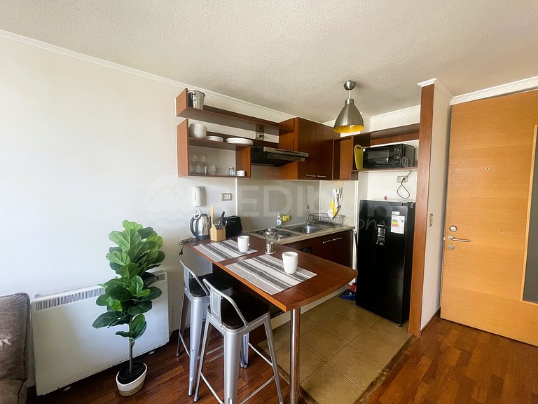 Apartment w/ great location just steps from metro
