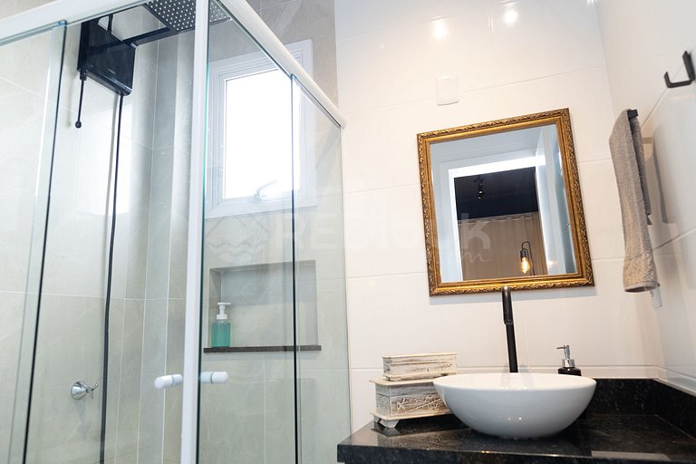 Duplex (2 pisos), moderno y muy confortable.