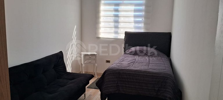 Casa nueva con gran piscina y vista al mar