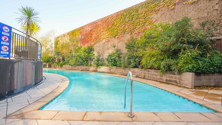 Apartment w/ great location just steps from metro