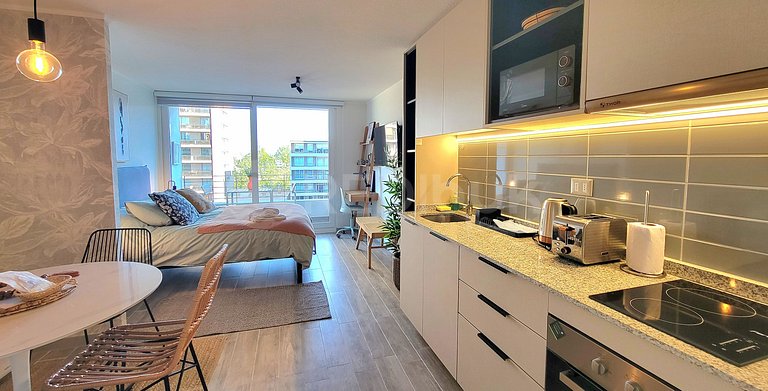 Incredible studio steps from the Movistar Arena