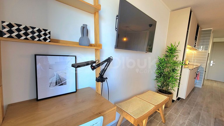 Incredible studio steps from the Movistar Arena