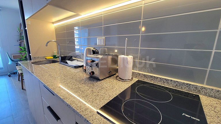 Incredible studio steps from the Movistar Arena