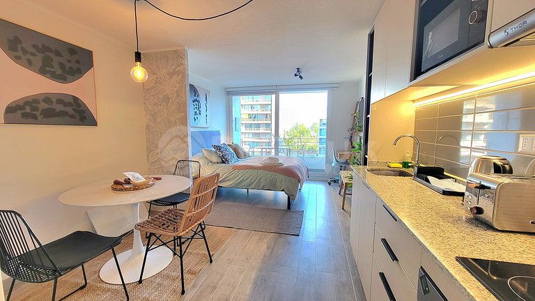 Incredible studio steps from the Movistar Arena