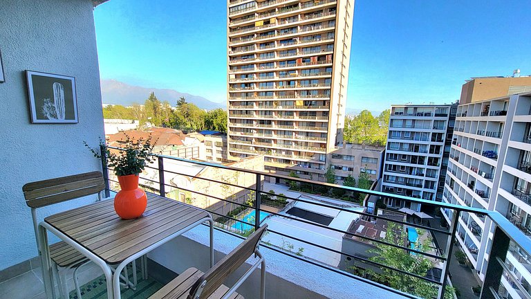 Incredible studio steps from the Movistar Arena