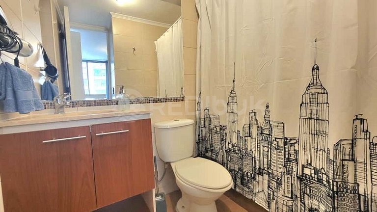 Apartment w/ great location just steps from metro