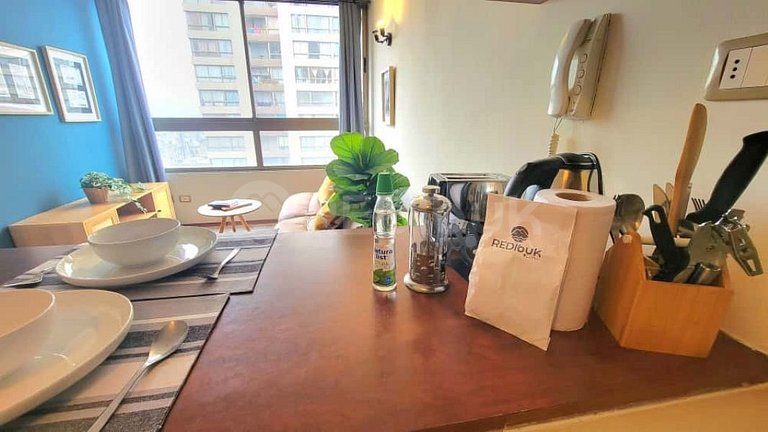 Apartment w/ great location just steps from metro