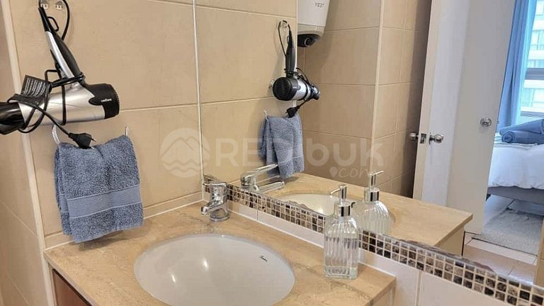 Rbk° Depto remodelado a pasos del metro moneda