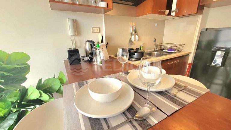 Apartment w/ great location just steps from metro