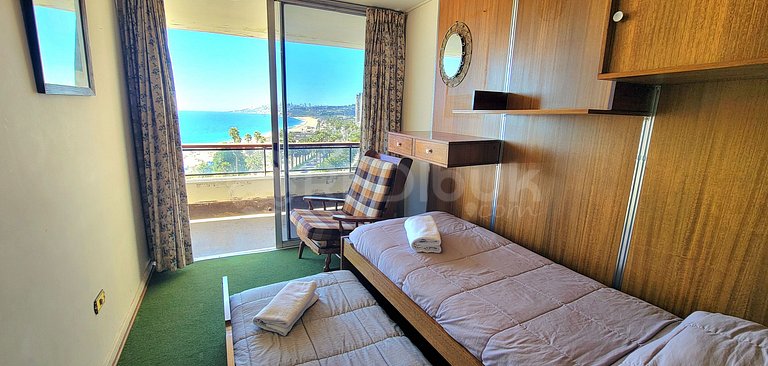 Apartment excellent location in front of the beach